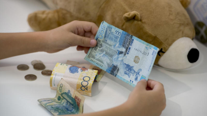 Прикрываясь "больным ребенком", супруги из Астаны похитили $2,4 млн пожертвований